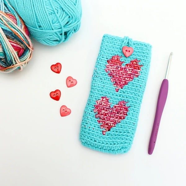 Tapestry crochet hearts sunglasses case.