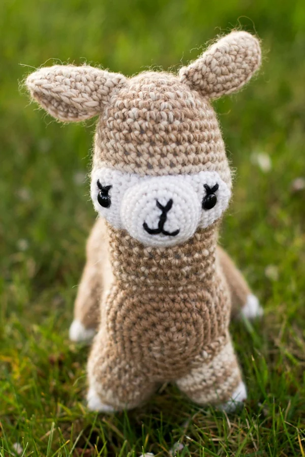 Free Alpaca Crochet Pattern - DIY Fluffies Amigurumi