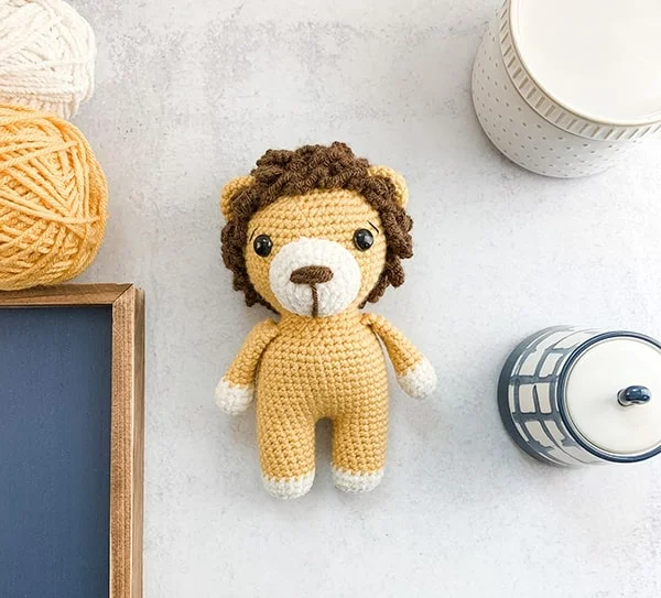 Mini crochet lion.