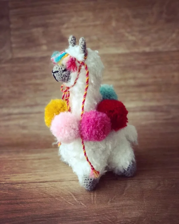 Beginner Crochet Patterns - Fernando the Llama Crochet Pattern