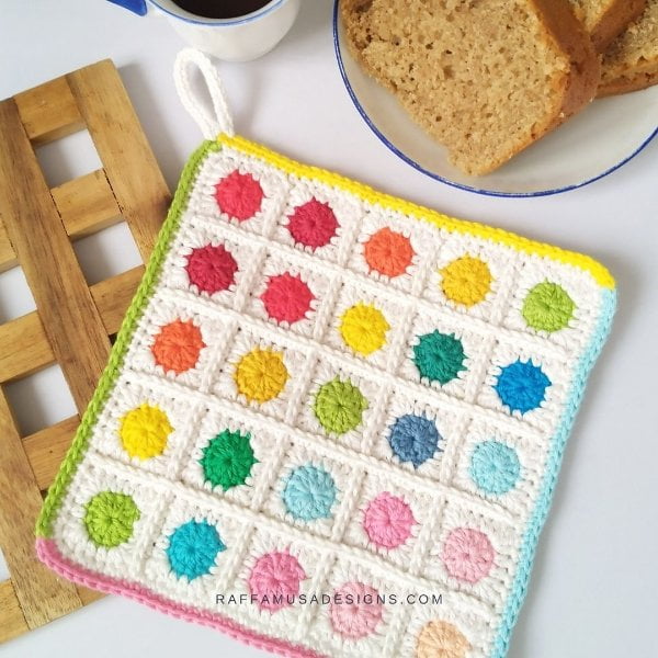 Spotted crochet potholder