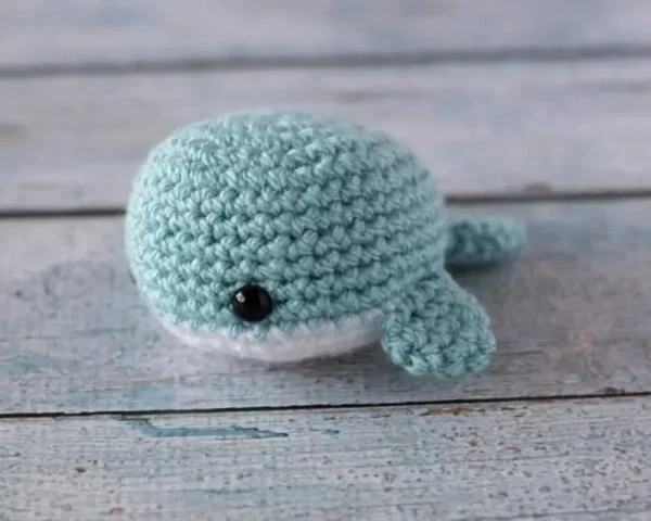 A simple crochet whale amigurumi.