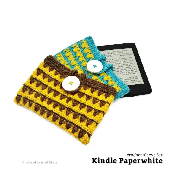 Two-toned crochet Kindle covers featuring the spike stitch.