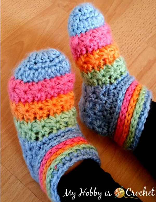 Striped crochet kids slippers.