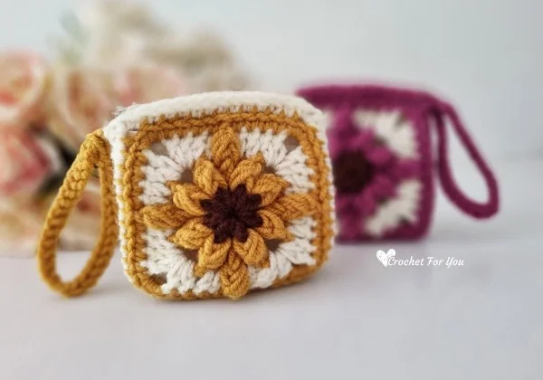 Coin Purse with Button Free Crochet Pattern | Crochet purse patterns, Crochet  purse pattern free, Crochet pouch