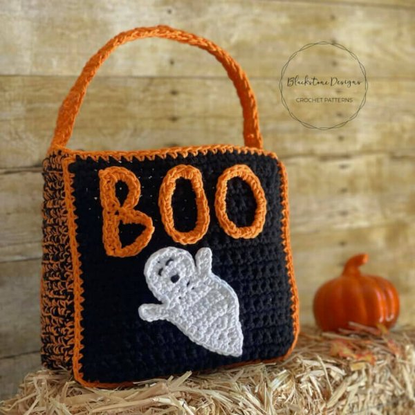 Boo Ghost Halloween trick-or-treat crochet bag.