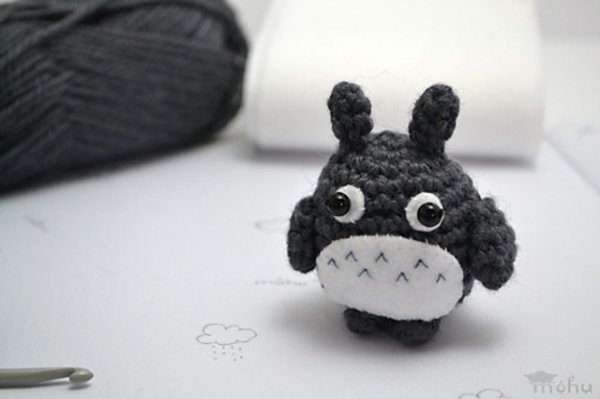 A small crochet Totoro amigurumi.