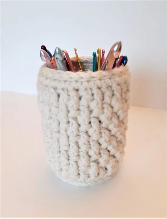Alpine stitch crochet mason jar cozy.