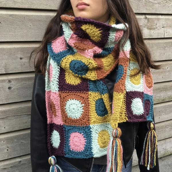 Circle-in-a-square granny scarf.